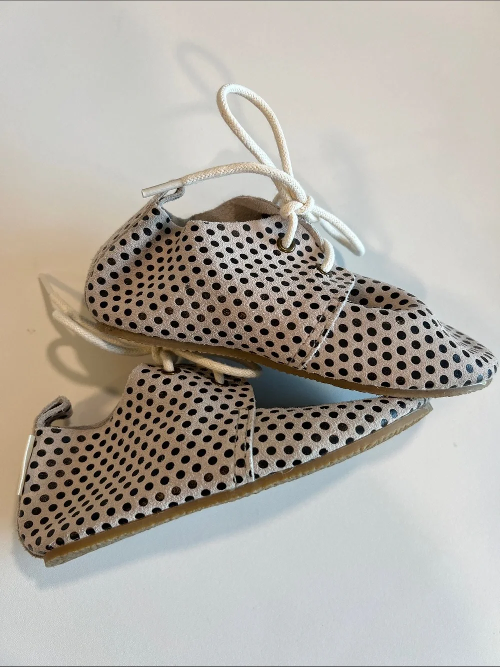 Piper and Finn - 8 Kids Polka Dot Lace-Up Shoes - White with Black Dots, suede